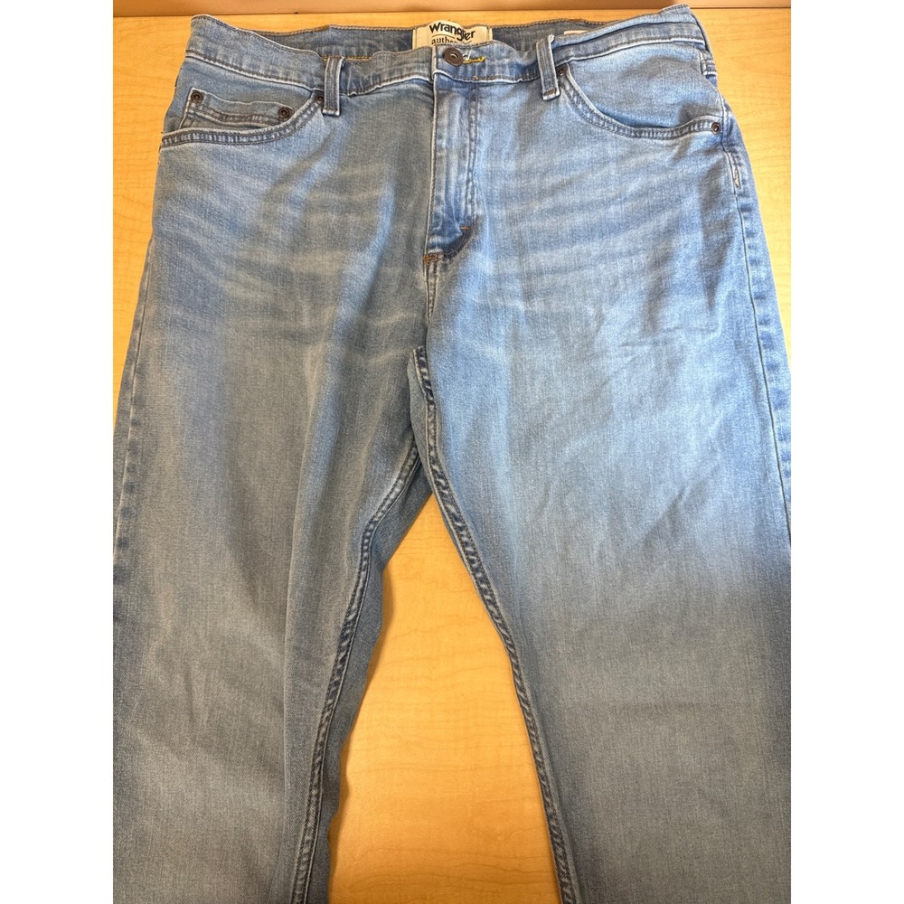 Wrangler Authentics Womens Light Wash Straight Leg Denim Jeans 34x32